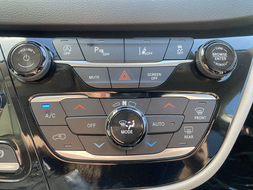 2023 Chrysler Pacifica Touring L Green Bay WI