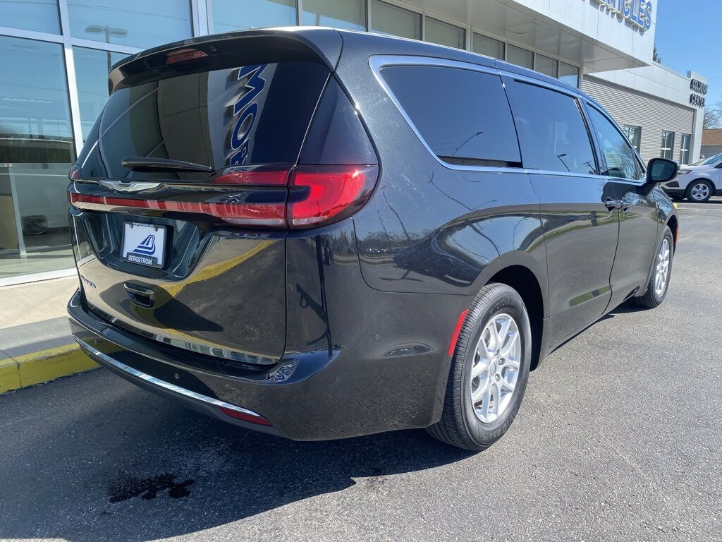 2023 Chrysler Pacifica Touring L Green Bay WI