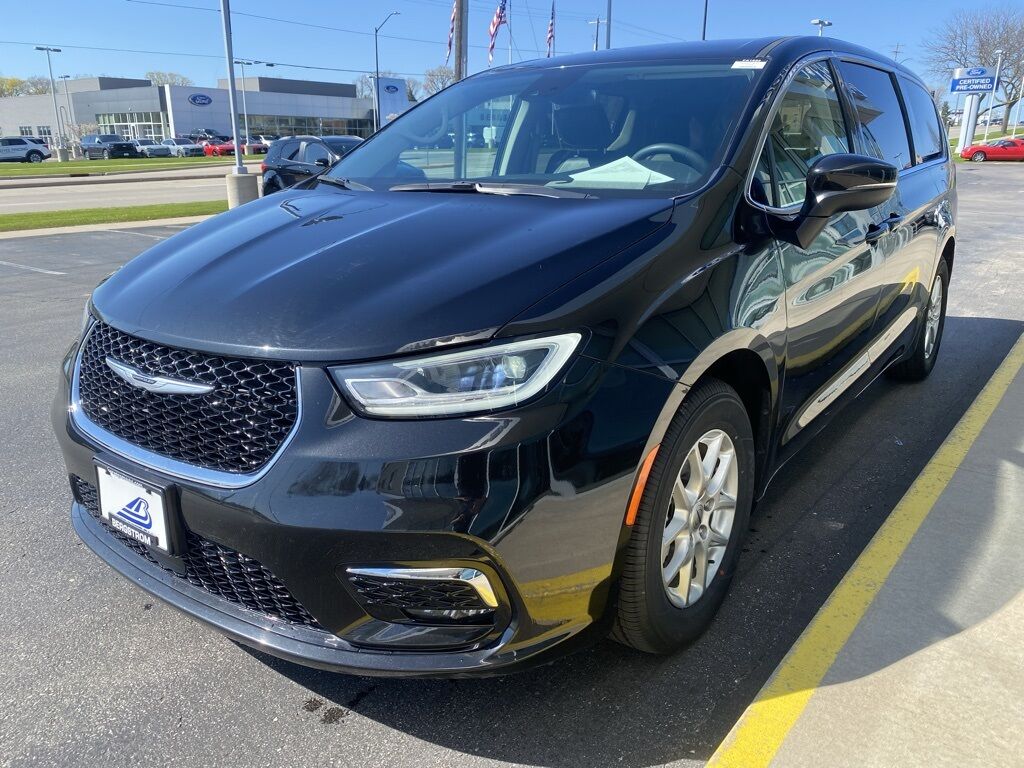 2023 Chrysler Pacifica Touring L Green Bay WI