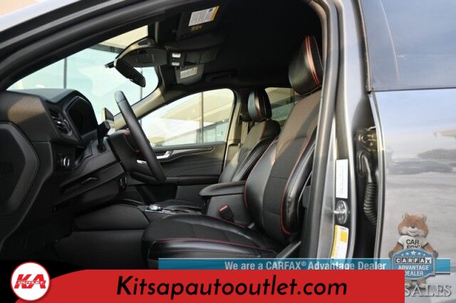 2023 Ford Escape ST-Line / AWD / Auto Start / Cold Weather Pkg / Heated Leather Trim Seats / Heated Steering Wheel / Blind Spot & Lane Departure Alert / Backup Camera / Keyless Entry & Start / Apple CarPlay & Android Auto / 1-Owner Banglore