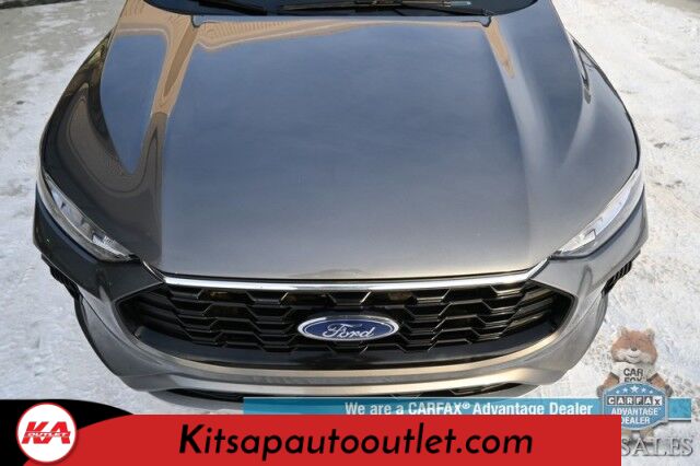 2023 Ford Escape ST-Line / AWD / Auto Start / Cold Weather Pkg / Heated Leather Trim Seats / Heated Steering Wheel / Blind Spot & Lane Departure Alert / Backup Camera / Keyless Entry & Start / Apple CarPlay & Android Auto / 1-Owner Banglore