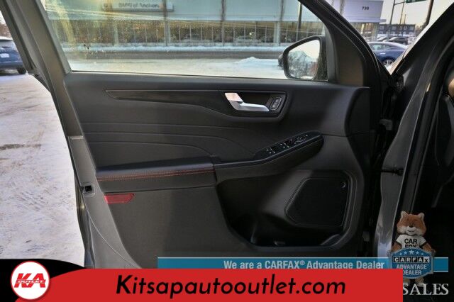 2023 Ford Escape ST-Line / AWD / Auto Start / Cold Weather Pkg / Heated Leather Trim Seats / Heated Steering Wheel / Blind Spot & Lane Departure Alert / Backup Camera / Keyless Entry & Start / Apple CarPlay & Android Auto / 1-Owner Banglore