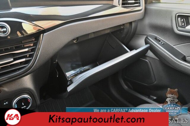 2023 Ford Escape ST-Line / AWD / Auto Start / Cold Weather Pkg / Heated Leather Trim Seats / Heated Steering Wheel / Blind Spot & Lane Departure Alert / Backup Camera / Keyless Entry & Start / Apple CarPlay & Android Auto / 1-Owner Banglore