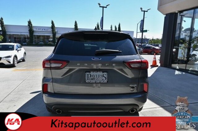 2023 Ford Escape ST-Line / AWD / Auto Start / Cold Weather Pkg / Heated Leather Trim Seats / Heated Steering Wheel / Blind Spot & Lane Departure Alert / Backup Camera / Keyless Entry & Start / Apple CarPlay & Android Auto / 1-Owner Banglore
