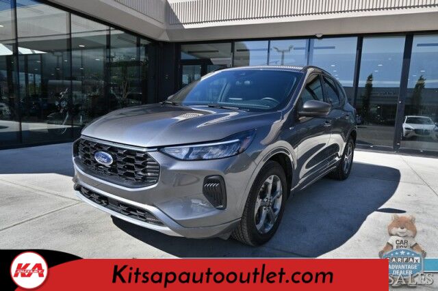 2023 Ford Escape ST-Line / AWD / Auto Start / Cold Weather Pkg / Heated Leather Trim Seats / Heated Steering Wheel / Blind Spot & Lane Departure Alert / Backup Camera / Keyless Entry & Start / Apple CarPlay & Android Auto / 1-Owner Banglore