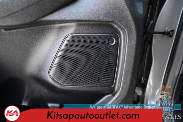 2023 Ford Escape ST-Line / AWD / Auto Start / Cold Weather Pkg / Heated Leather Trim Seats / Heated Steering Wheel / Blind Spot & Lane Departure Alert / Backup Camera / Keyless Entry & Start / Apple CarPlay & Android Auto / 1-Owner Banglore