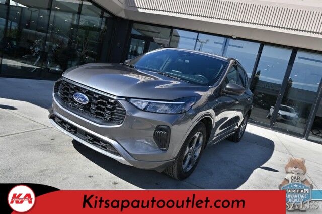 2023 Ford Escape ST-Line / AWD / Auto Start / Cold Weather Pkg / Heated Leather Trim Seats / Heated Steering Wheel / Blind Spot & Lane Departure Alert / Backup Camera / Keyless Entry & Start / Apple CarPlay & Android Auto / 1-Owner Banglore