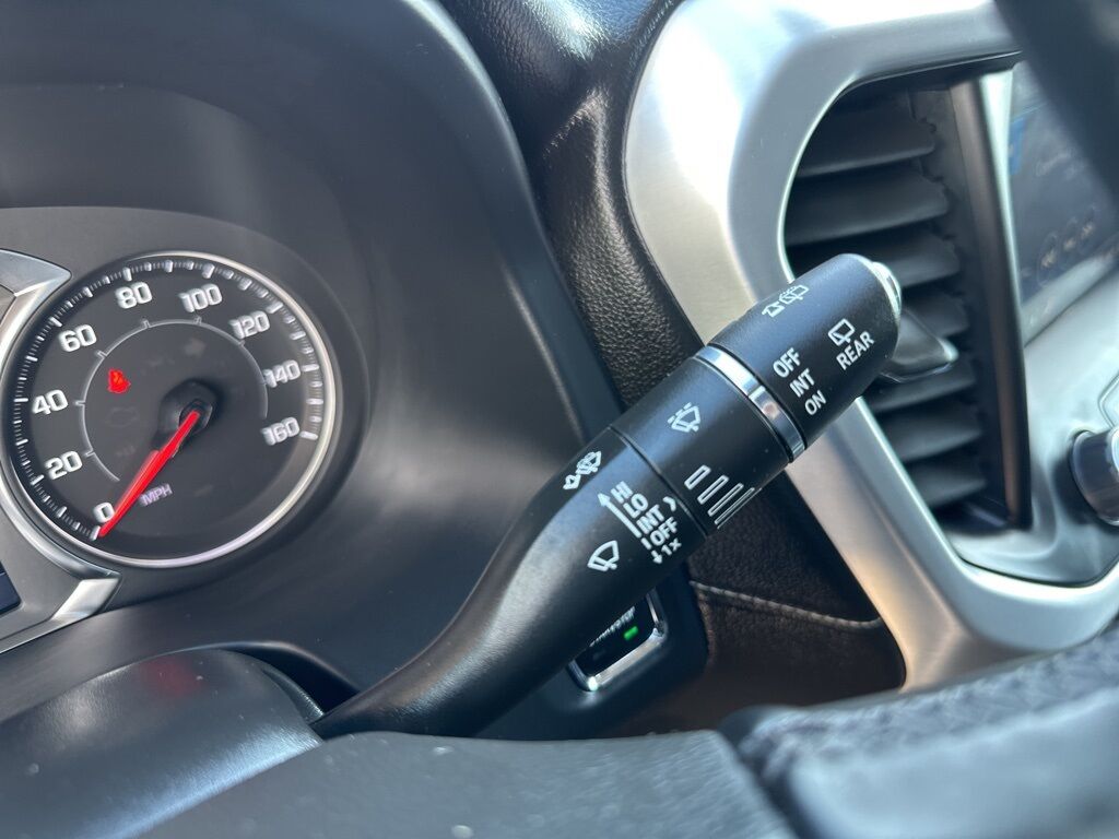 2023 GMC Acadia SLT Manitowoc WI