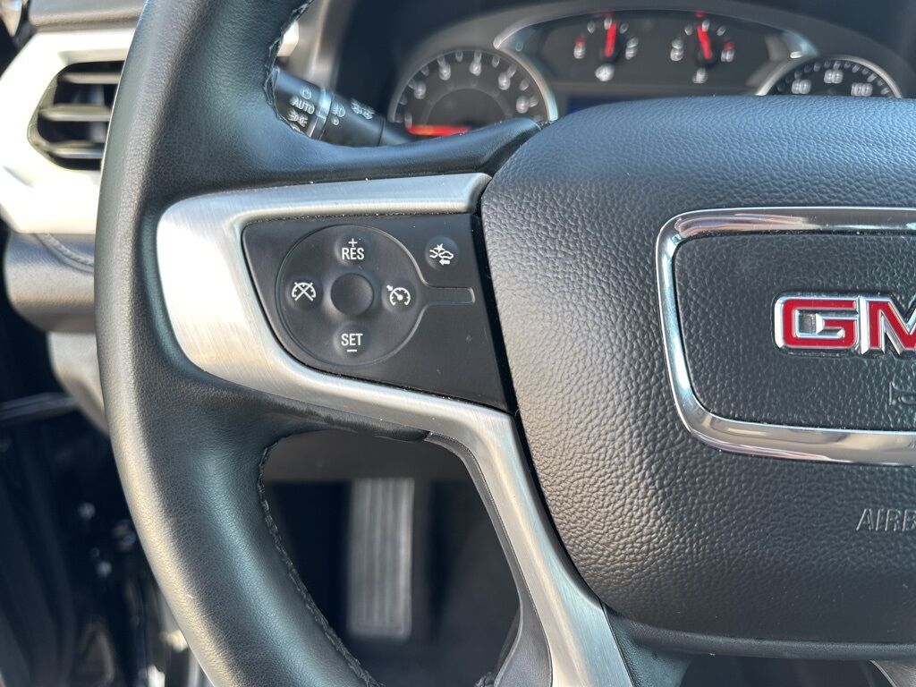 2023 GMC Acadia SLT Manitowoc WI