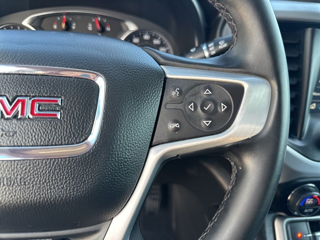 2023 GMC Acadia SLT Manitowoc WI