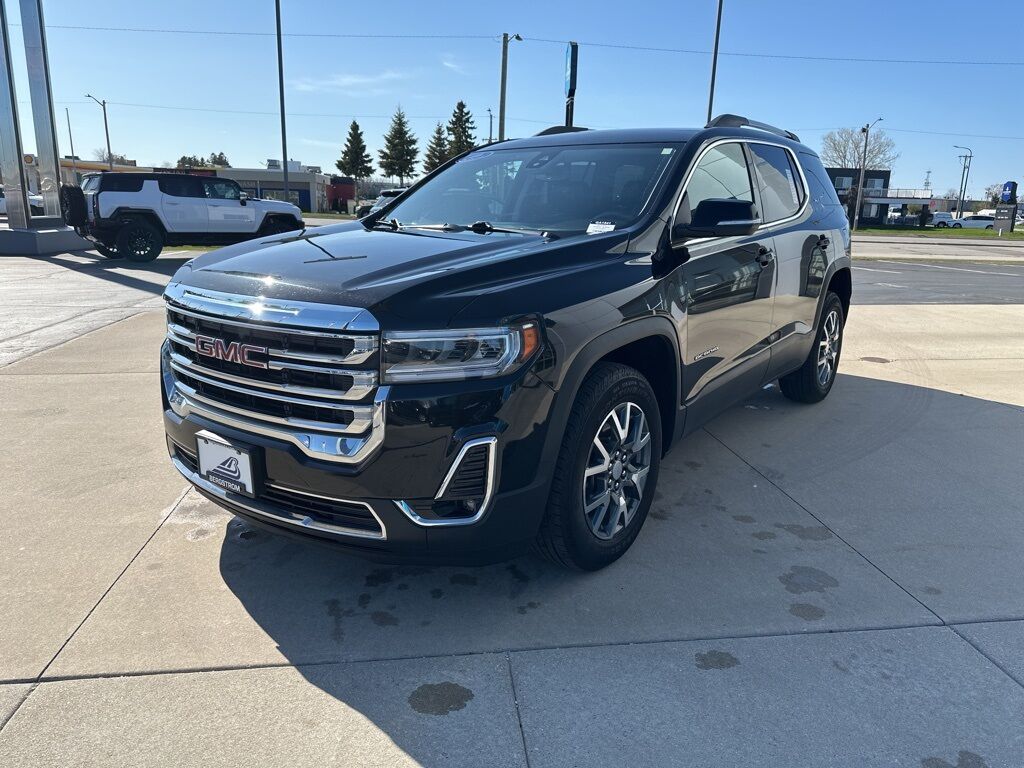 2023 GMC Acadia SLT Manitowoc WI