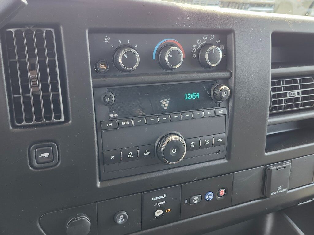 2023 GMC Savana 2500 Work Van Green Bay WI