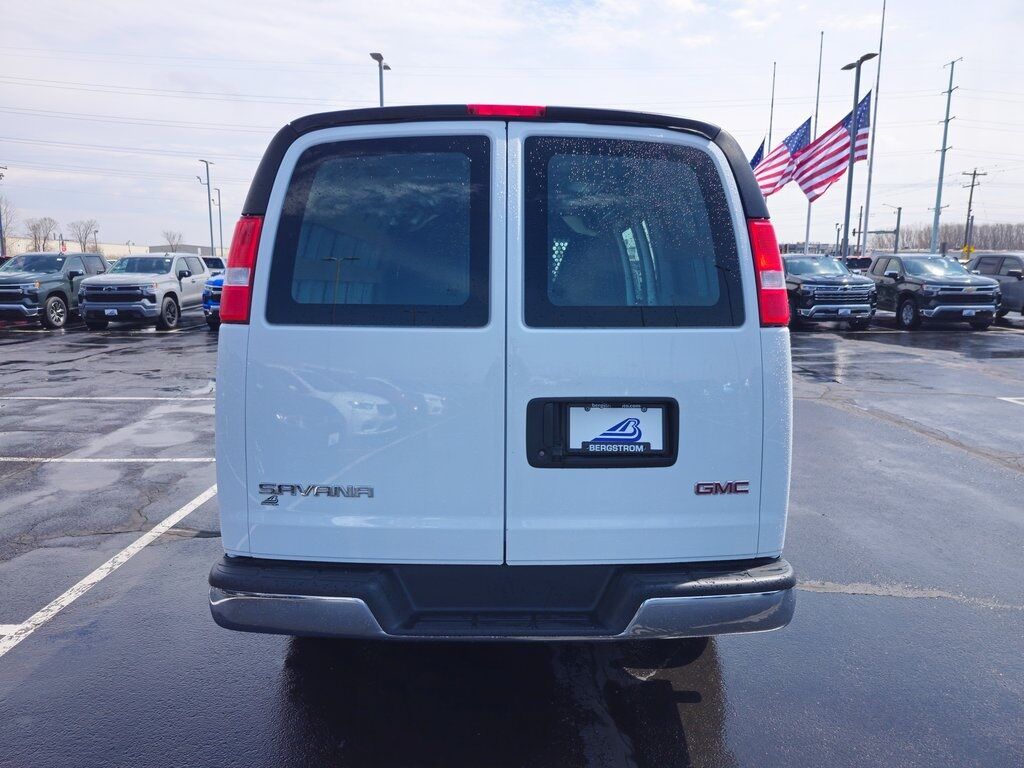 2023 GMC Savana 2500 Work Van Green Bay WI