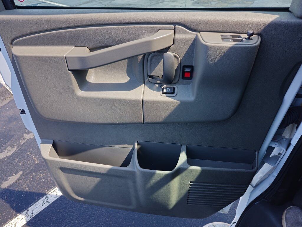 2023 GMC Savana 2500 Work Van Green Bay WI