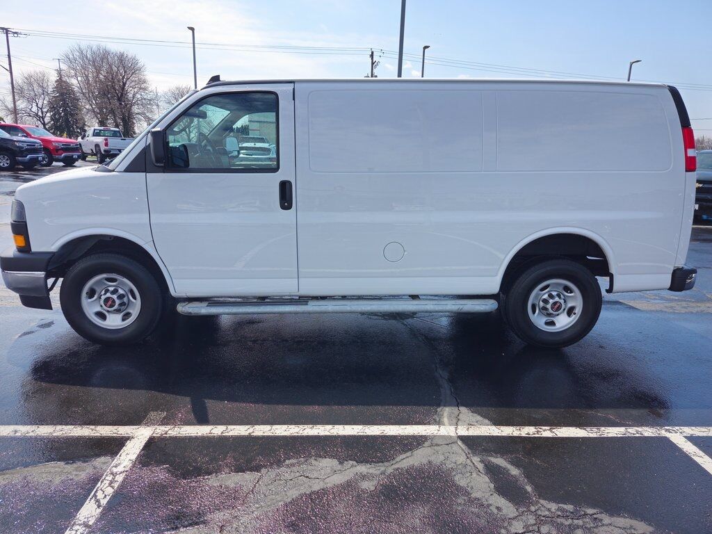 2023 GMC Savana 2500 Work Van Green Bay WI