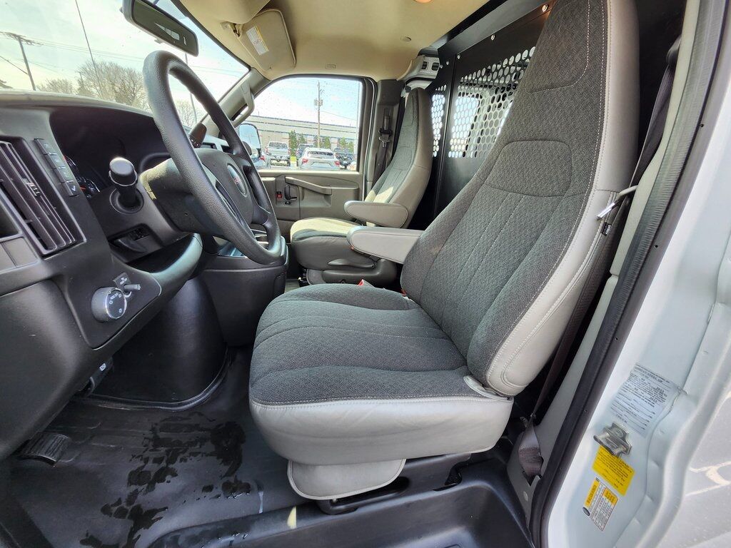 2023 GMC Savana 2500 Work Van Green Bay WI