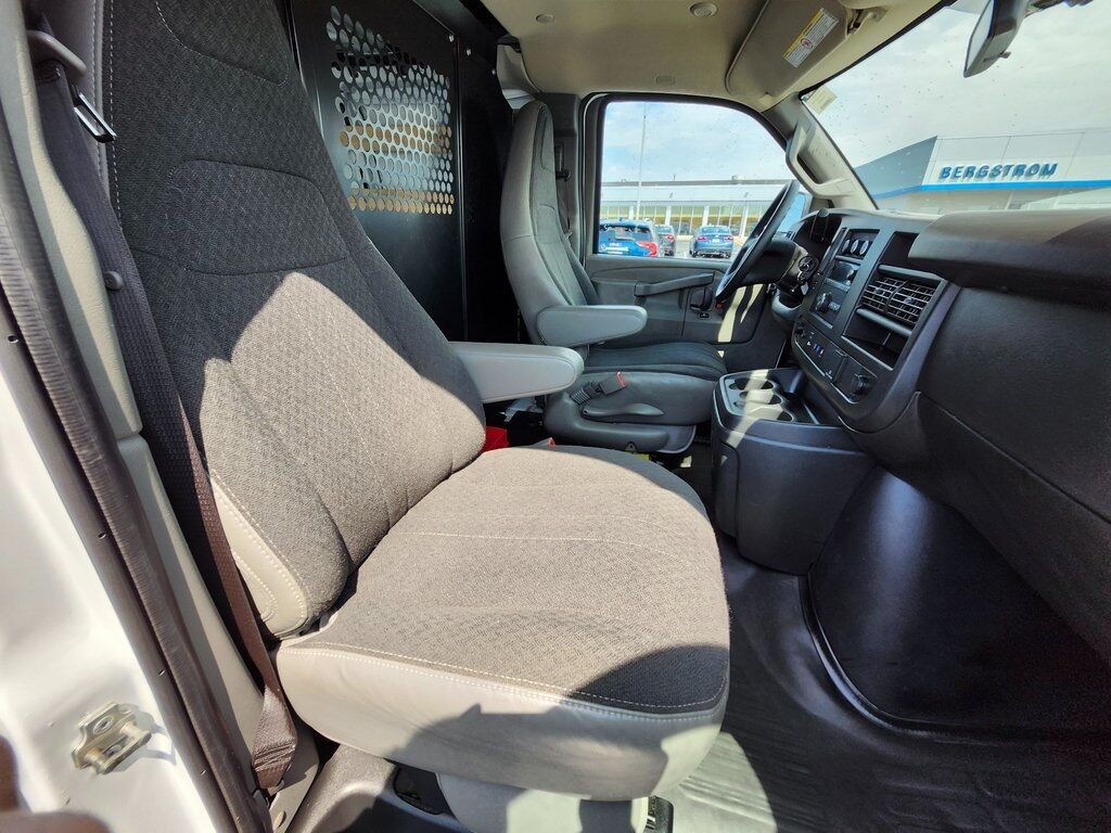 2023 GMC Savana 2500 Work Van Green Bay WI