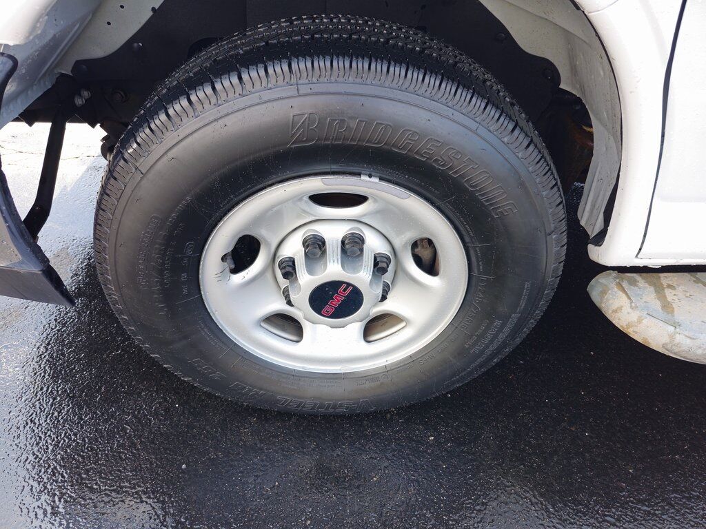 2023 GMC Savana 2500 Work Van Green Bay WI