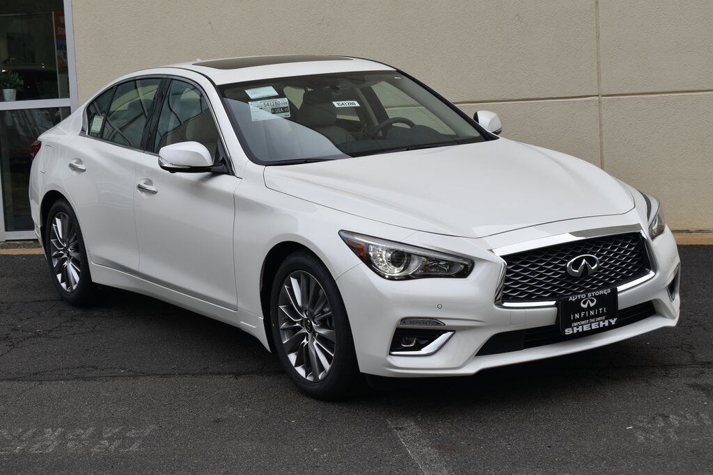 2023 INFINITI Q50 LUXE