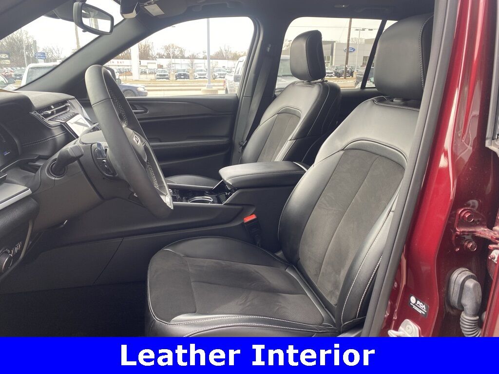 2023 Jeep Grand Cherokee Altitude Green Bay WI