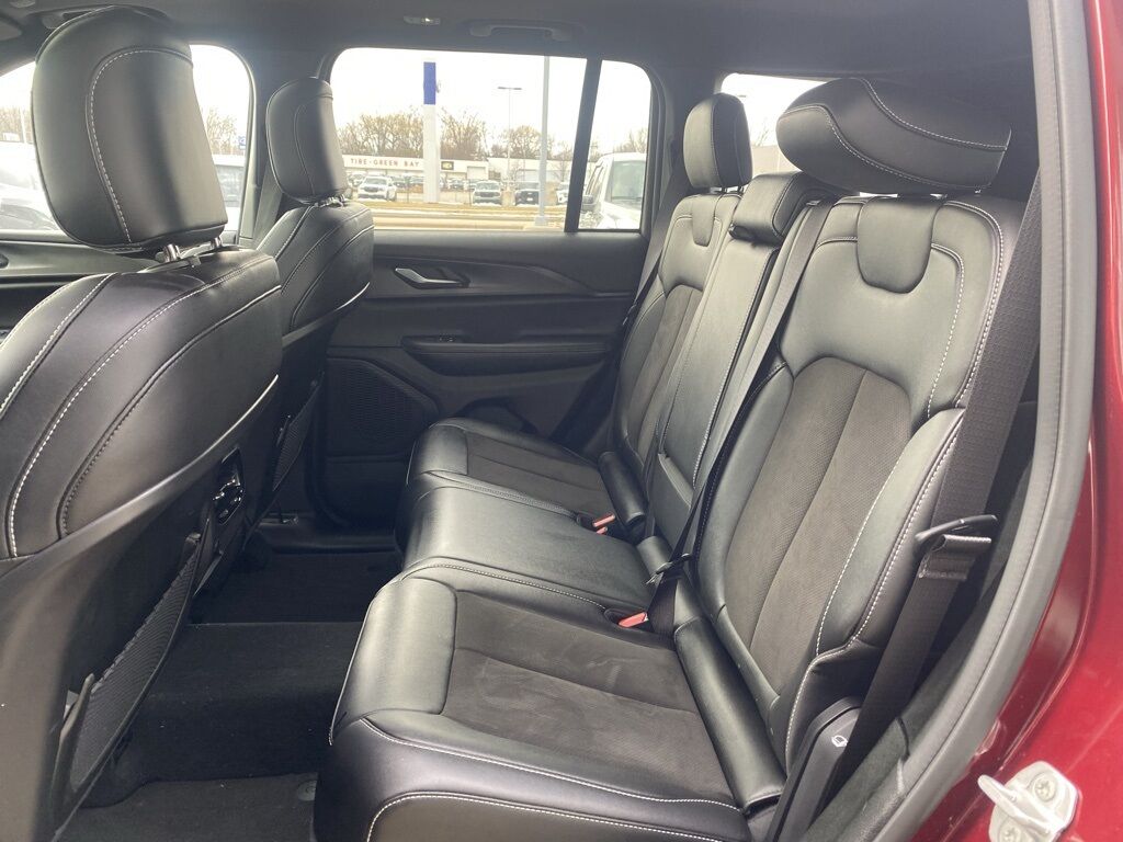 2023 Jeep Grand Cherokee Altitude Green Bay WI