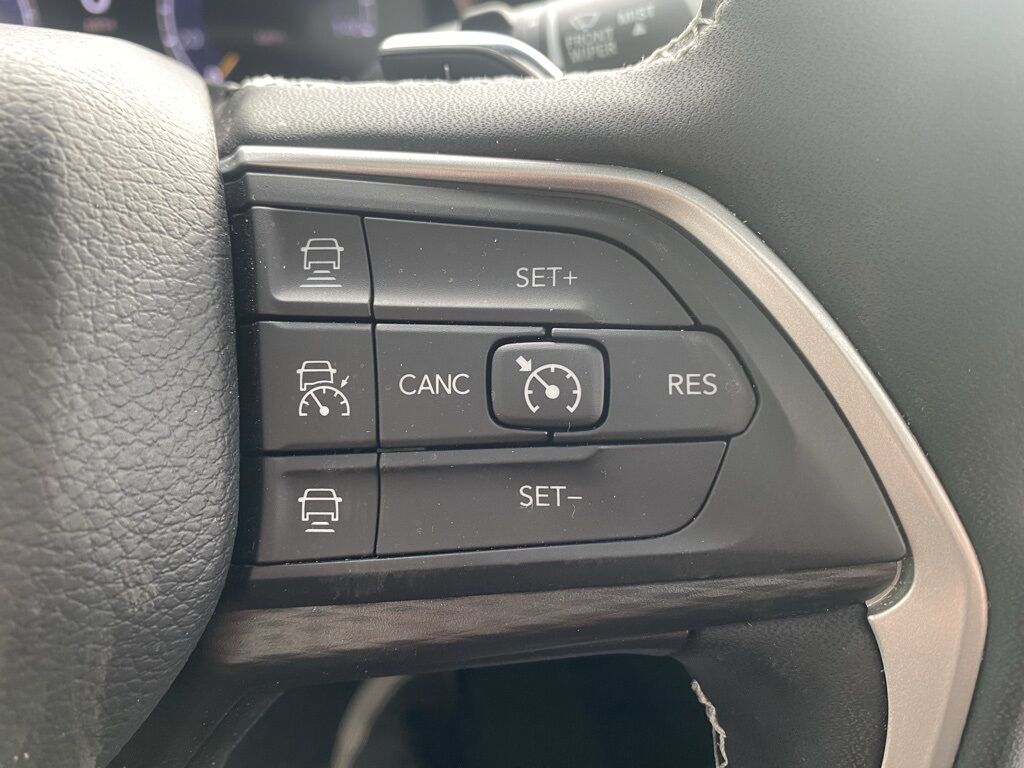 2023 Jeep Grand Cherokee Altitude Green Bay WI