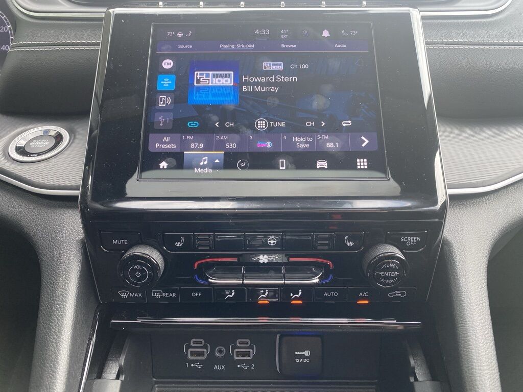 2023 Jeep Grand Cherokee Altitude Green Bay WI