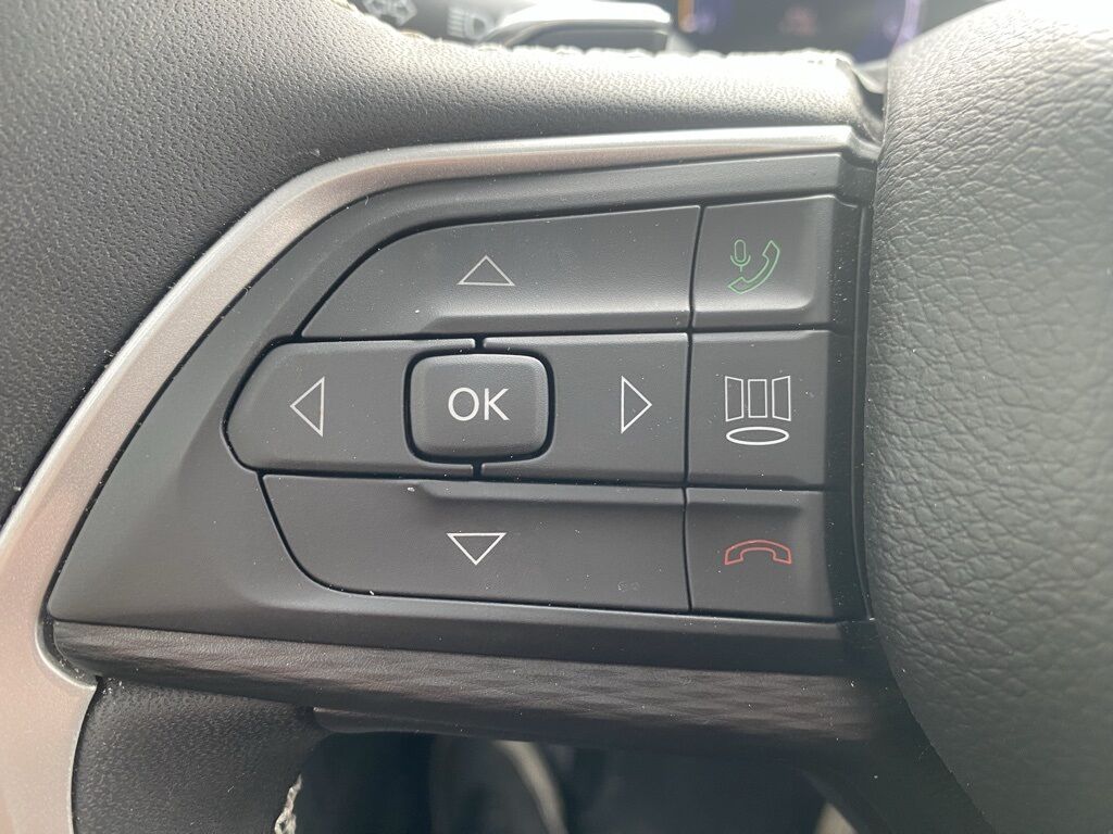 2023 Jeep Grand Cherokee Altitude Green Bay WI