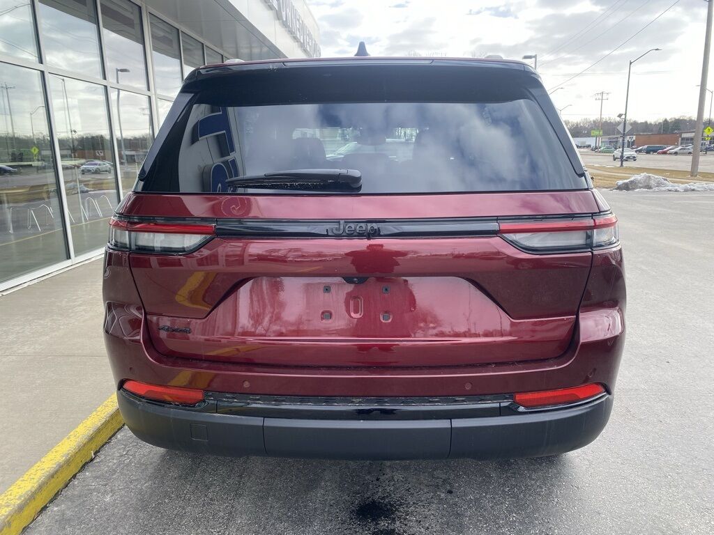 2023 Jeep Grand Cherokee Altitude Green Bay WI