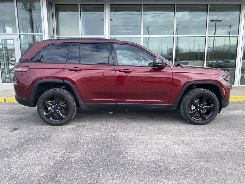 2023 Jeep Grand Cherokee Altitude Green Bay WI
