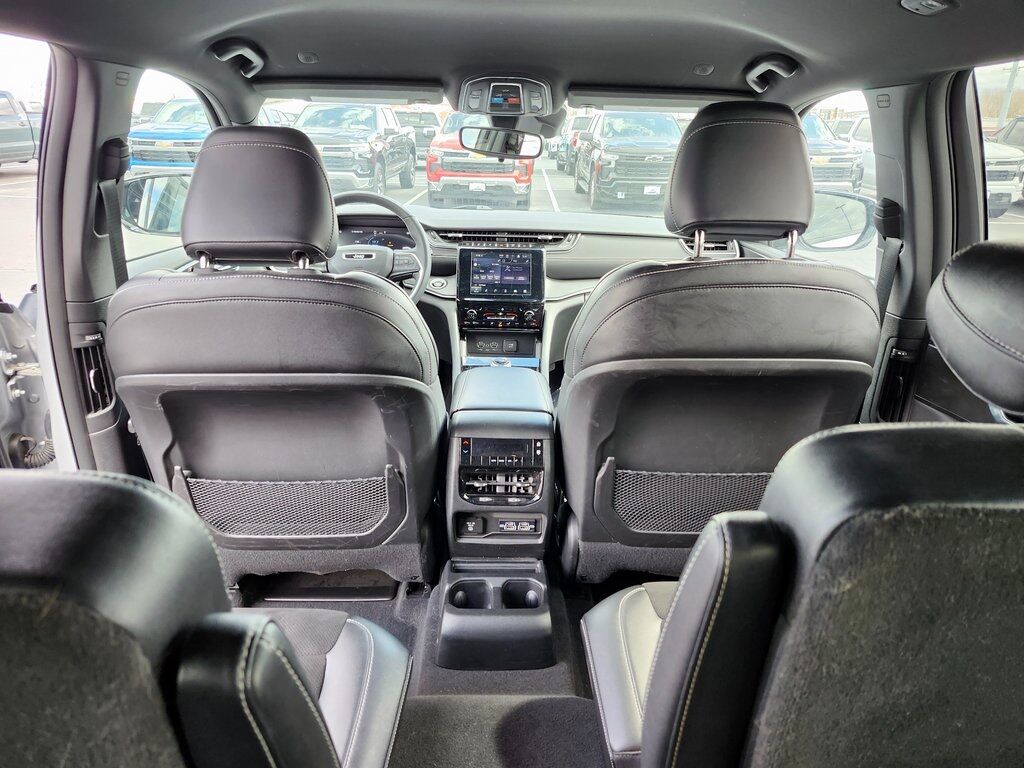 2023 Jeep Grand Cherokee L Altitude Green Bay WI