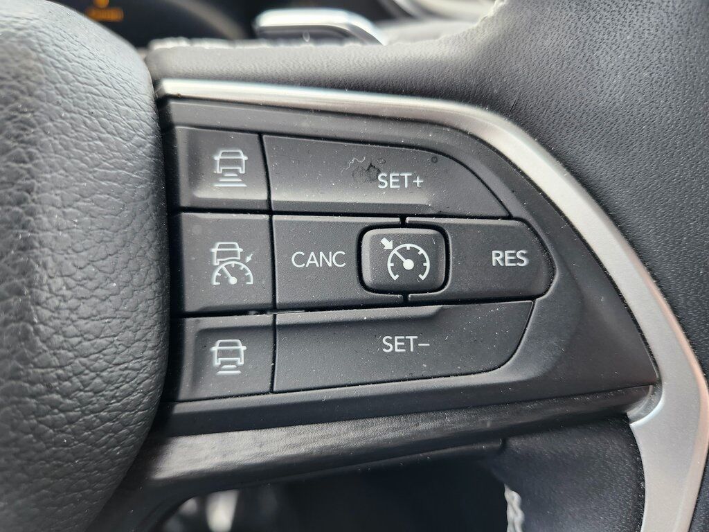 2023 Jeep Grand Cherokee L Altitude Green Bay WI