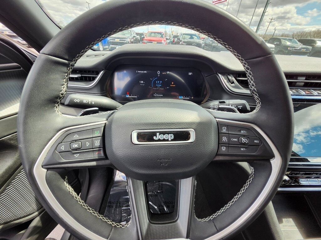 2023 Jeep Grand Cherokee L Altitude Green Bay WI