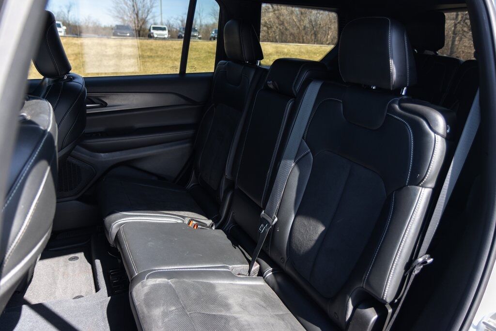 2023 Jeep Grand Cherokee L Altitude X Racine WI