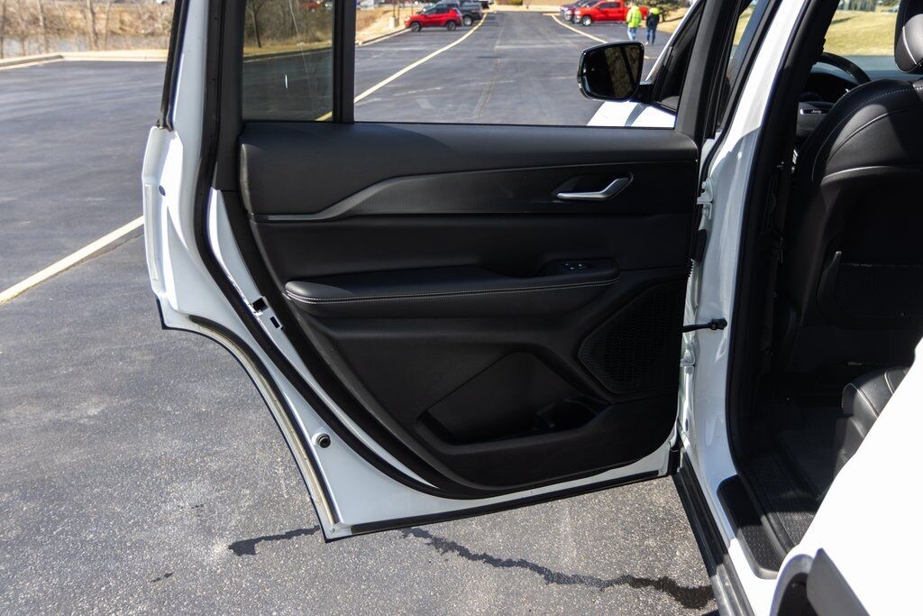 2023 Jeep Grand Cherokee L Altitude X Racine WI