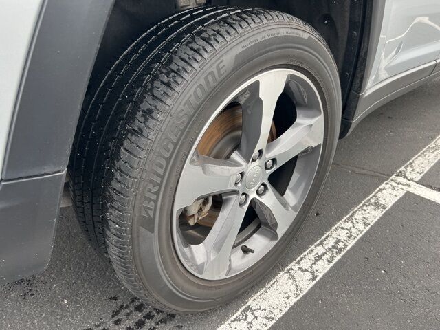 2023 Jeep Grand Cherokee L Limited Green Bay WI