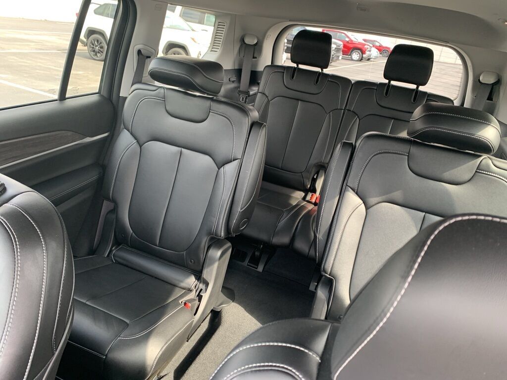 2023 Jeep Grand Cherokee L Limited Green Bay WI