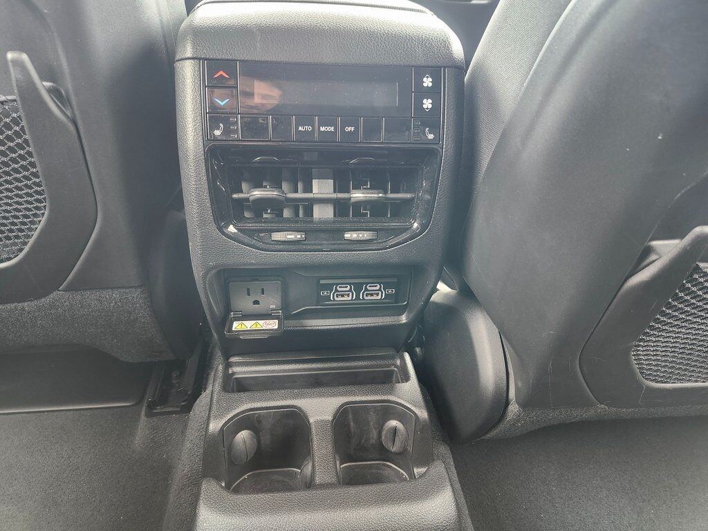 2023 Jeep Grand Cherokee L Limited Green Bay WI