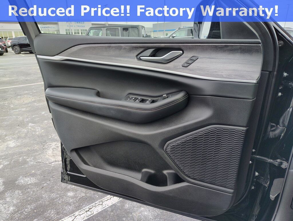 2023 Jeep Grand Cherokee L Limited Green Bay WI