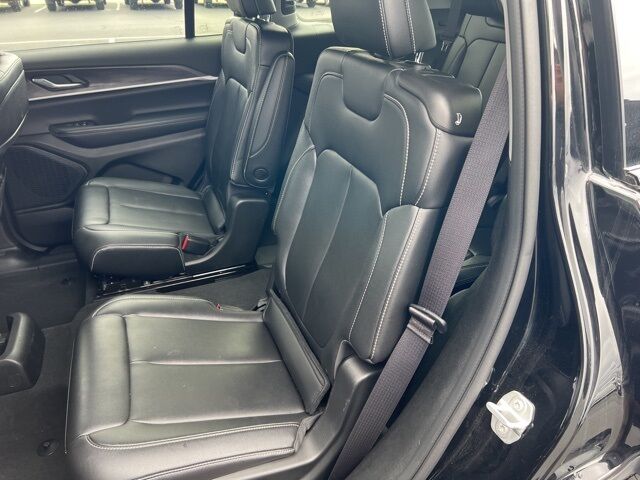 2023 Jeep Grand Cherokee L Limited Green Bay WI