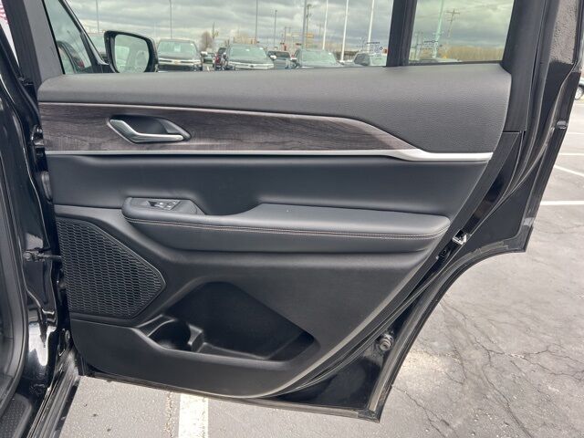 2023 Jeep Grand Cherokee L Limited Green Bay WI