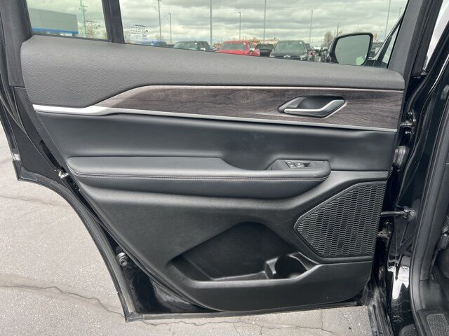 2023 Jeep Grand Cherokee L Limited Green Bay WI