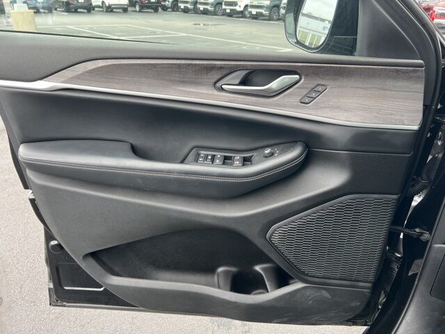 2023 Jeep Grand Cherokee L Limited Green Bay WI