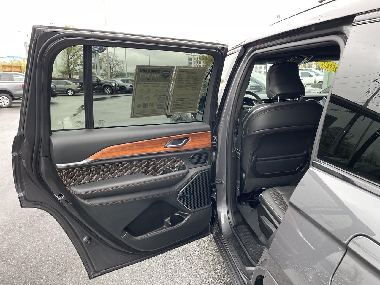 2023 Jeep Grand Cherokee L Summit Springfield VA