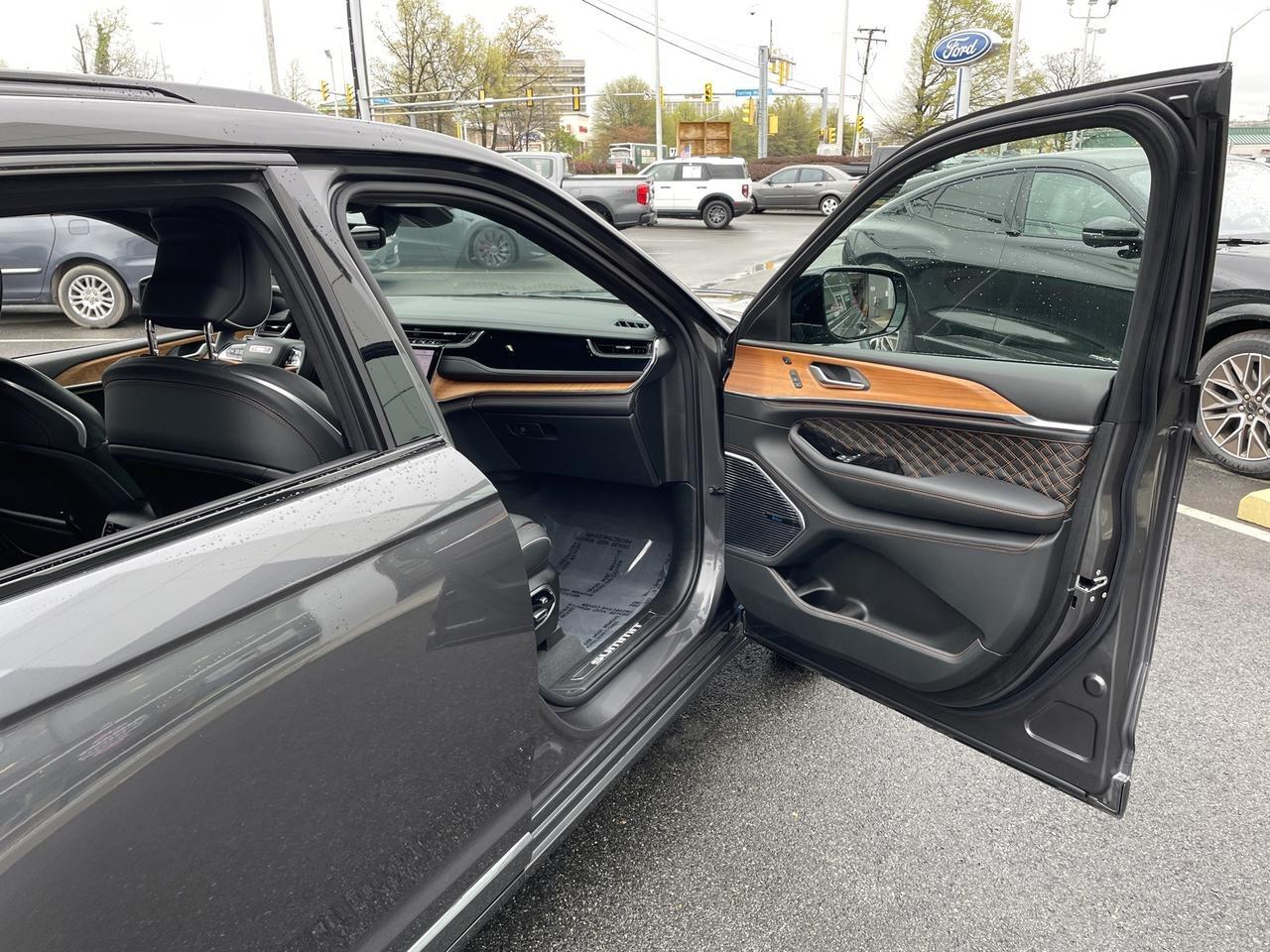 2023 Jeep Grand Cherokee L Summit Springfield VA