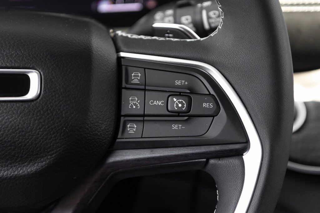 2023 Jeep Grand Cherokee Limited Racine WI