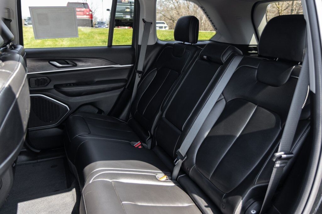 2023 Jeep Grand Cherokee Limited Racine WI