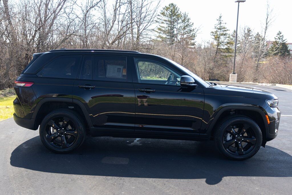 2023 Jeep Grand Cherokee Limited Racine WI