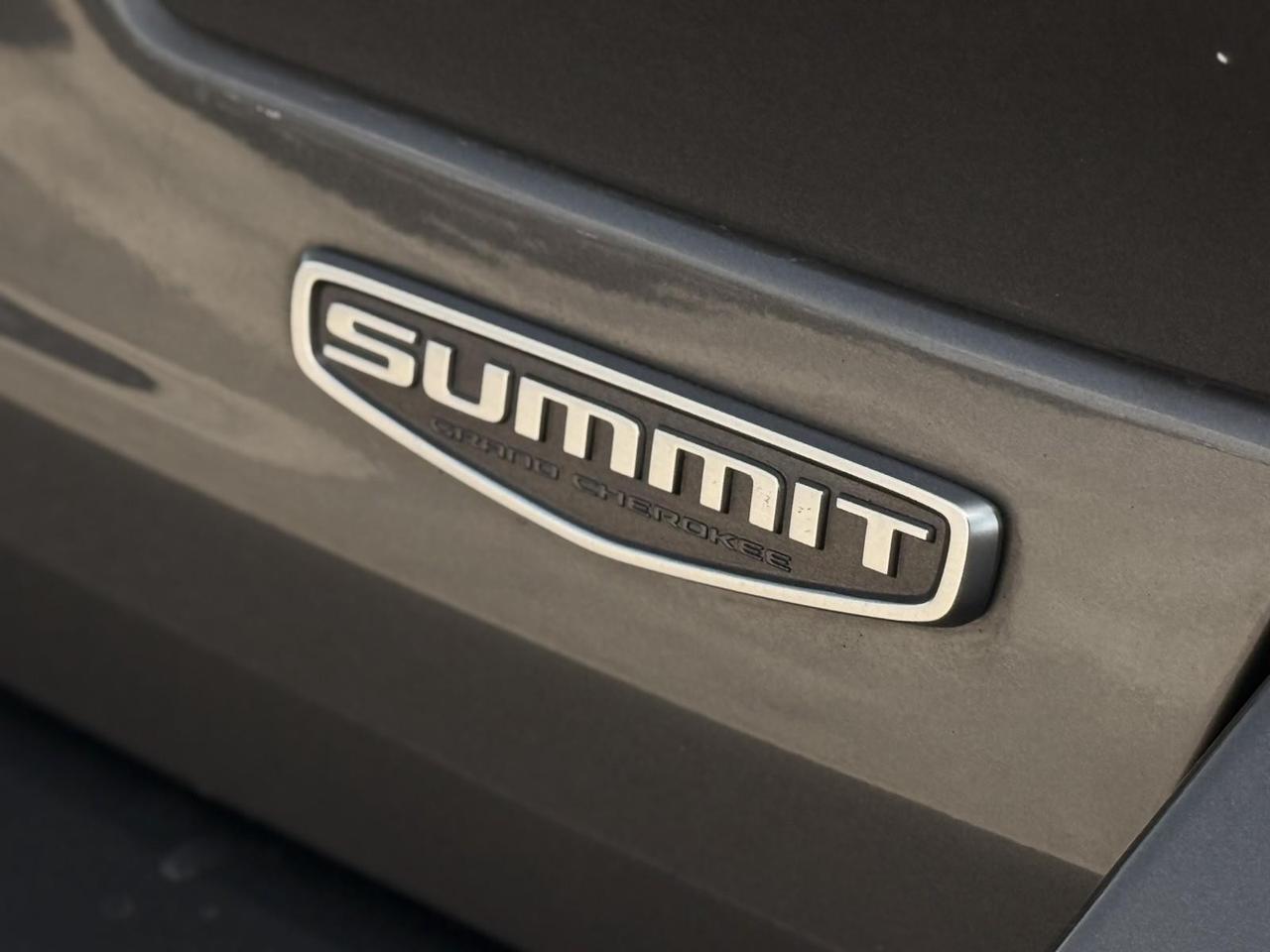 2023 Jeep Grand Cherokee Summit Bayside NY