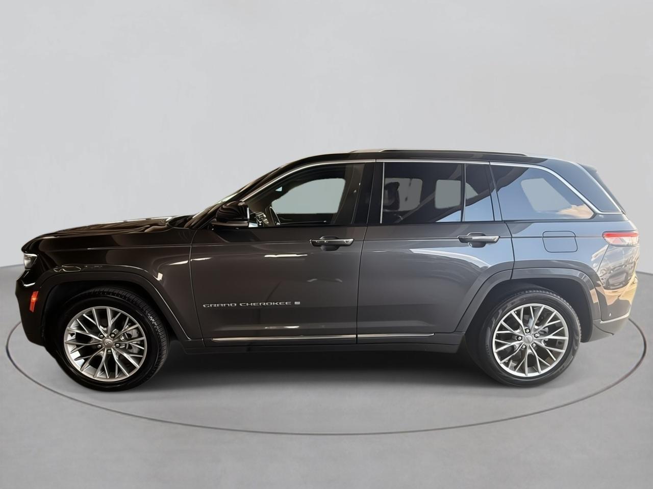 2023 Jeep Grand Cherokee Summit Bayside NY